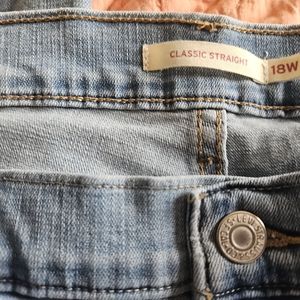 Levis Jeans
